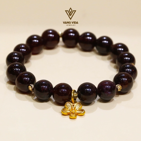Vòng tay Tâm ý đá garnet charm hoa mai | 1