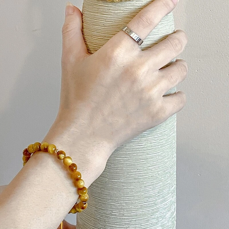 Năng lượng của đá mắt hổ được cho là có tác động tích cực đến vùng bụng, đá có độ rung nhẹ giúp giảm đau