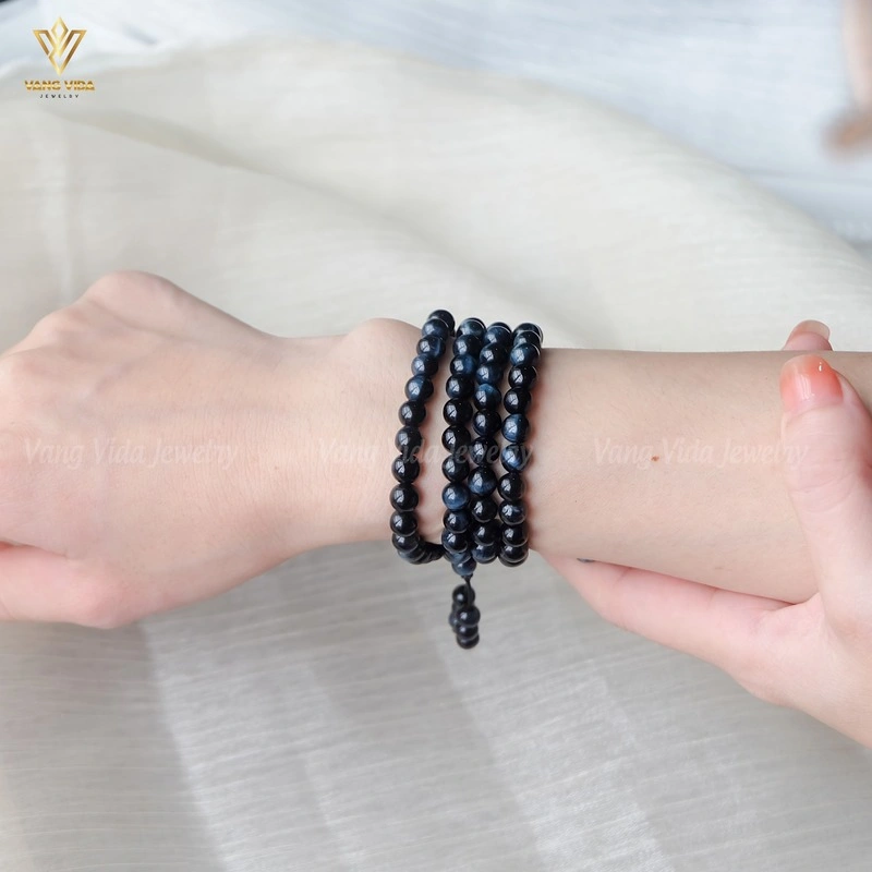 Vòng màu xanh dương sẫm giúp người đeo tập, tăng tín nhẫn nại